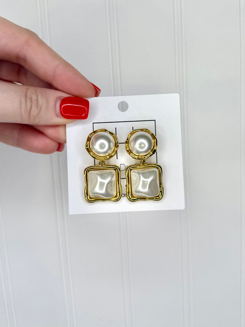 Hart Design- Pearl Pretty Earrings