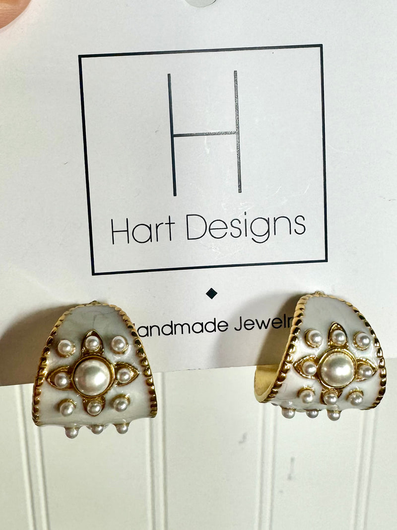 Hart Designs- Price Tag Pearls Earrings