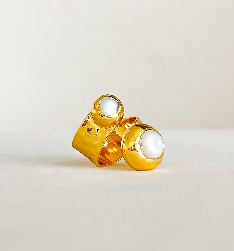 Easton Elle- Curl Pearl Ring
