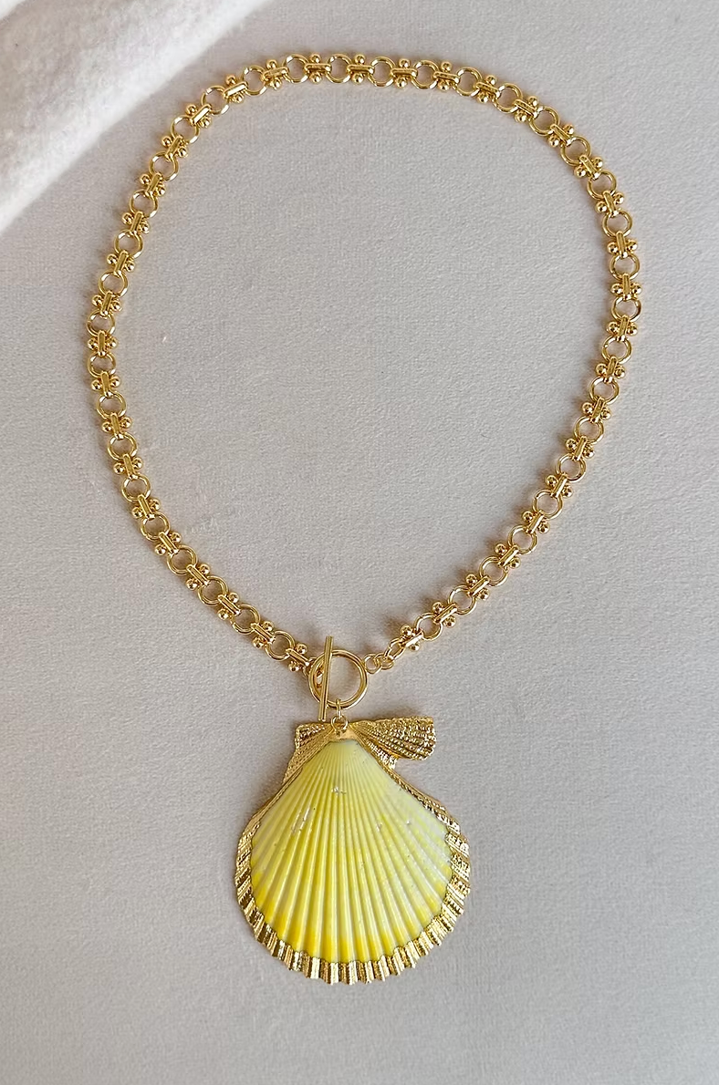Easton Elle- Seashell Loop Necklace
